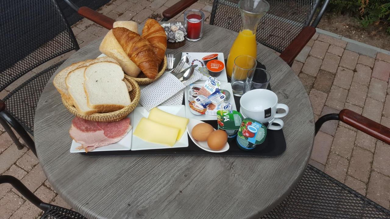 De Vier Linden Panzió Vierlingsbeek Kültér fotó